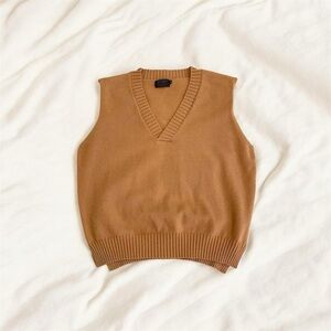 MINTEDSALT® MEN'S VINTAGE V-NECK KNIT SWEATER VEST.